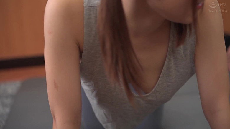 кадр из фильма ラッキーな胸チラを発見し、気づかれないように見てたけど、やっぱりバレてた？！ 23～ヨガインストラクター編～