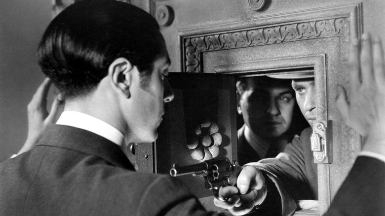 кадр из фильма Маленький Цезарь