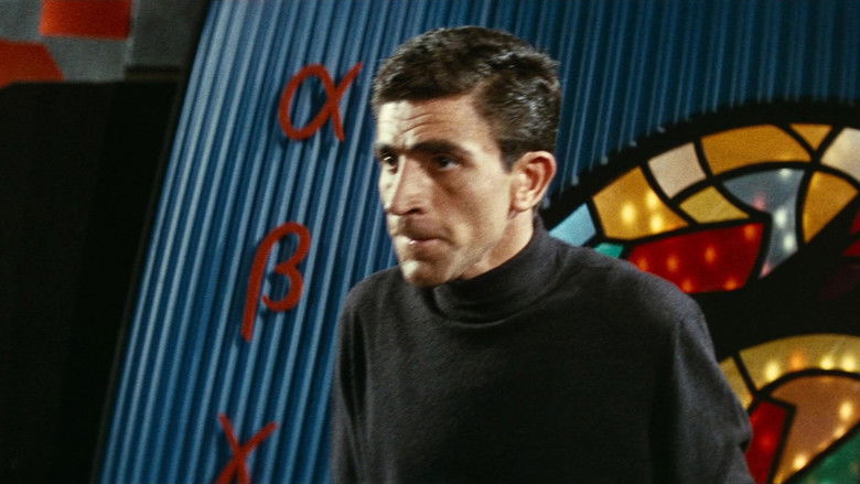 кадр из фильма Фантомас разбушевался