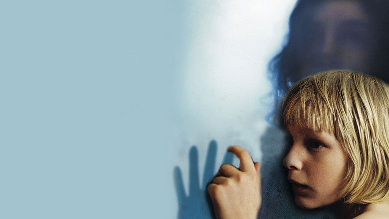 кадр из фильма Впусти меня