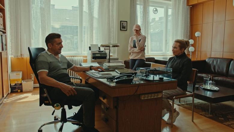 кадр из фильма Побежали!