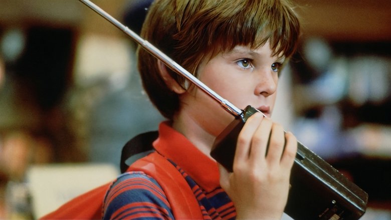 кадр из фильма Плащ и кинжал