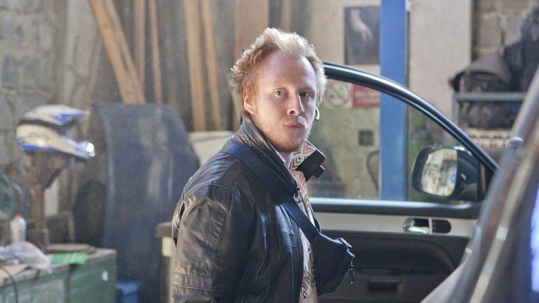 кадр из фильма Угонщики. Кровь на капоте