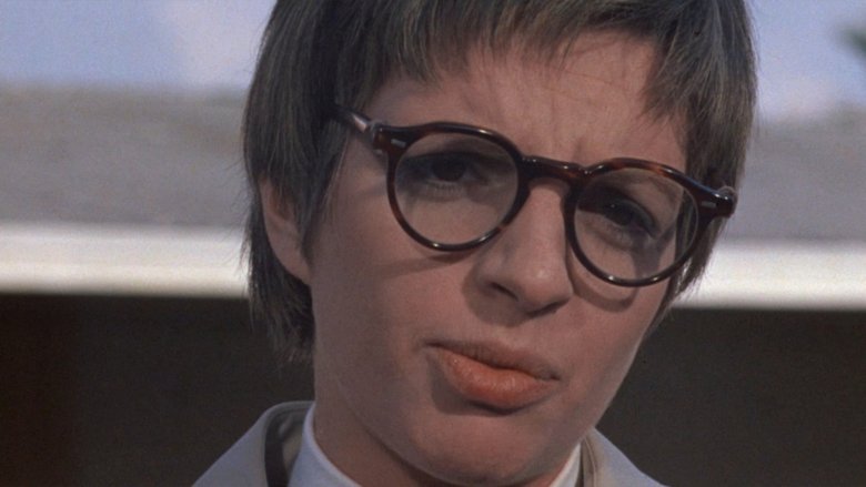 кадр из фильма Бесплодная кукушка