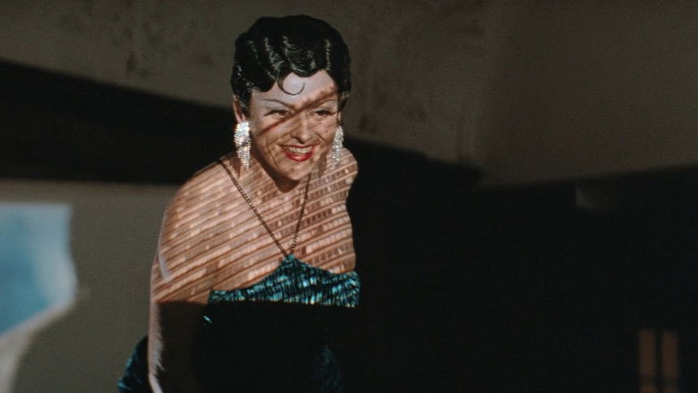 кадр из фильма Страховой агент