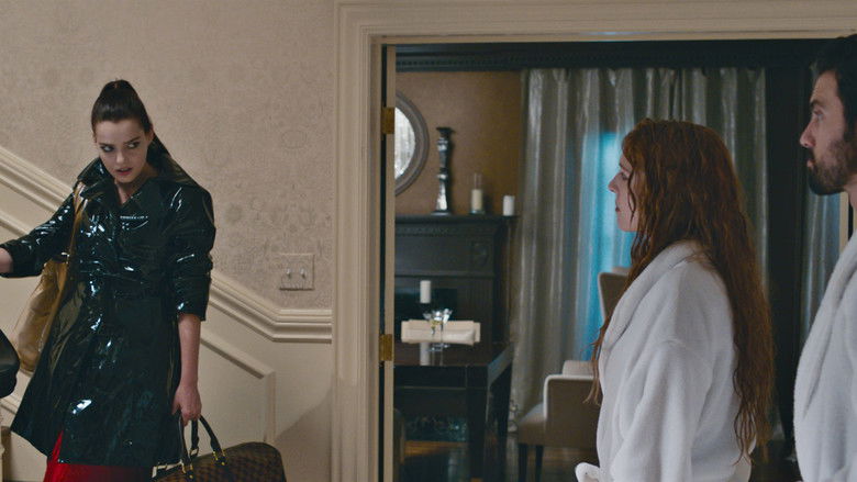 кадр из фильма Поцелуй проклятой