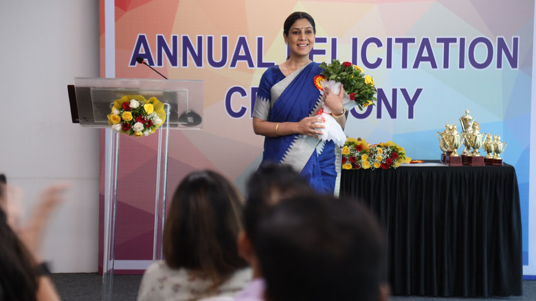 кадр из фильма शर्माजी की बेटी