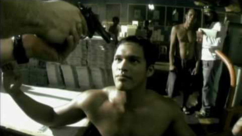 кадр из фильма Mga Pusang Gala