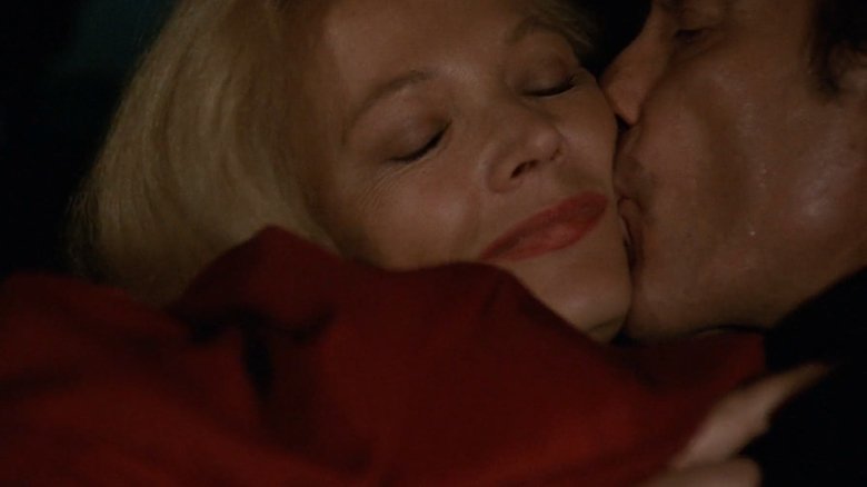 кадр из фильма Потоки любви