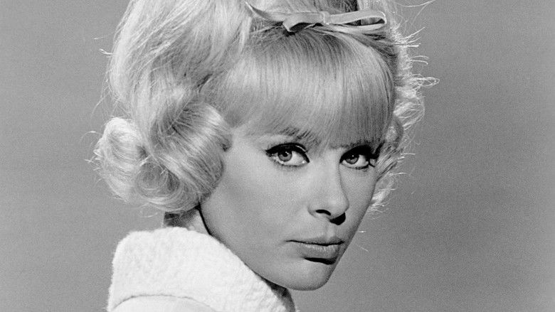 кадр из фильма Искусство любви