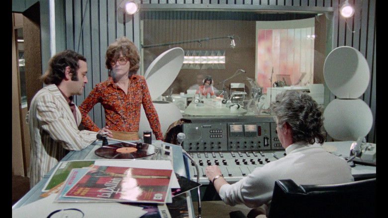 кадр из фильма Tout le monde il est beau, tout le monde il est gentil