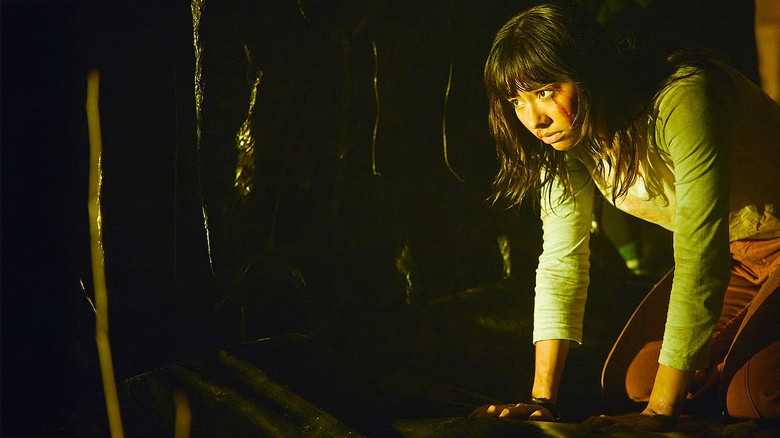 кадр из фильма Hive