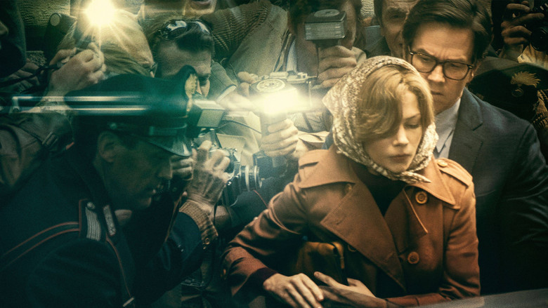 кадр из фильма Все деньги мира