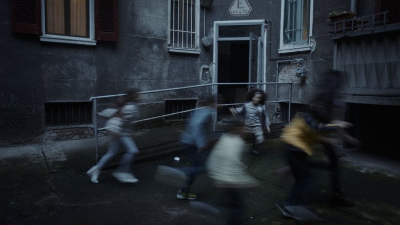 кадр из фильма Still Here