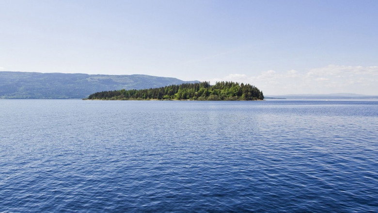 кадр из фильма En liten øy i verden