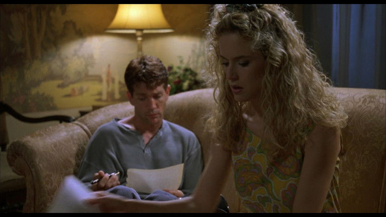 кадр из фильма Love Is a Gun