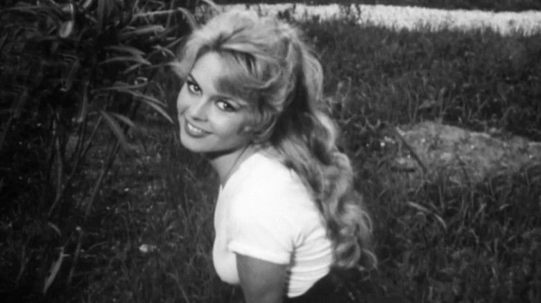 кадр из фильма L'érotisme... un atout ou un abus au cinéma ?