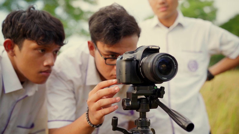 кадр из фильма Father, Son and Cam Roll Action!