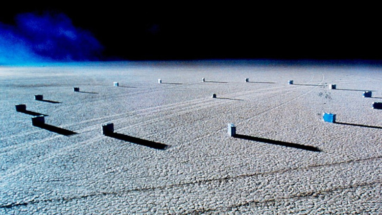 кадр из фильма Большая пустота