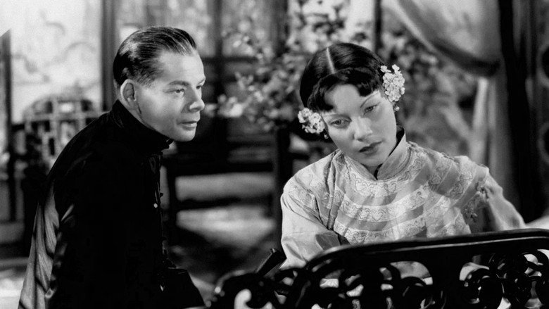 кадр из фильма Благословенная земля