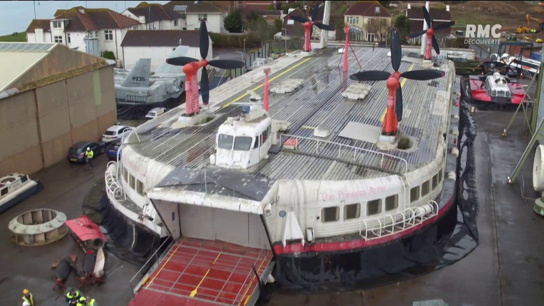 кадр из фильма Hovercraft - Inside Mighty Machines