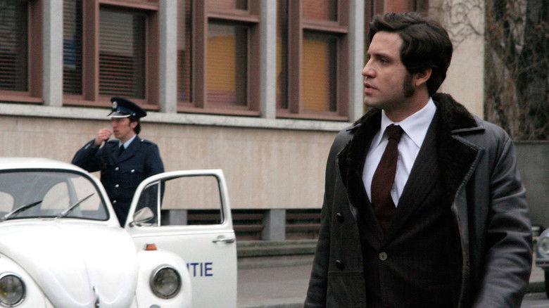 кадр из фильма Карлос