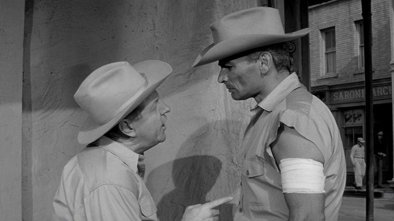 кадр из фильма Man in the Shadow