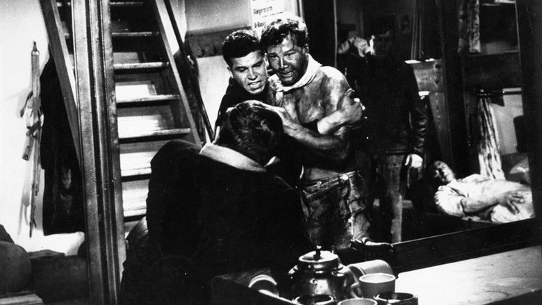 кадр из фильма Акулы и мелкие рыбешки