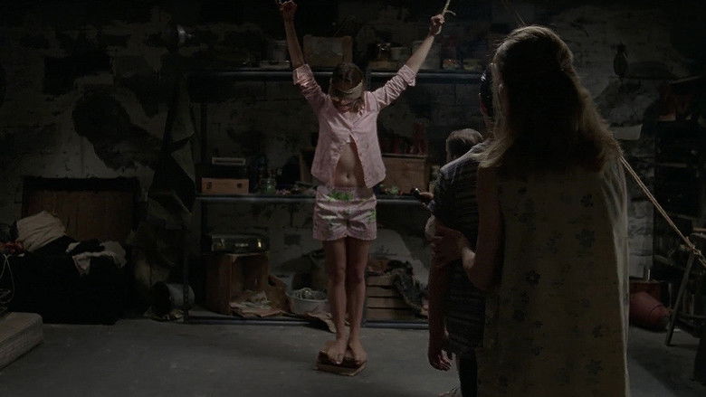 кадр из фильма Девушка по соседству