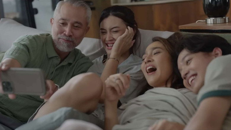 кадр из фильма Mungkin Kita Perlu Waktu