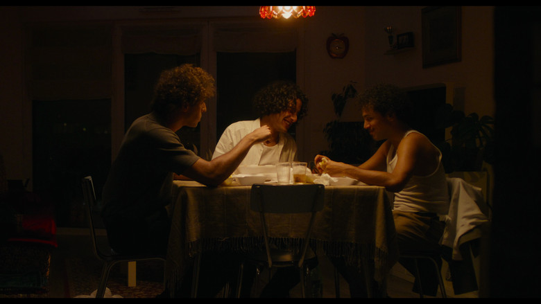 кадр из фильма Le verre de thé