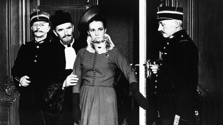 кадр из фильма Мата Хари, агент Н21