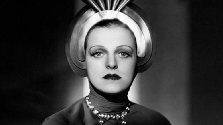 кадр из фильма Она