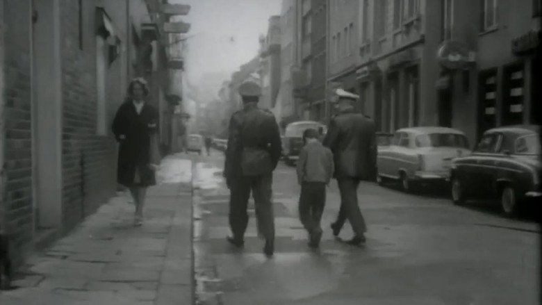 кадр из фильма Kleiner Mann in grosser Stadt...