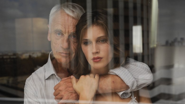 кадр из фильма Молода и прекрасна