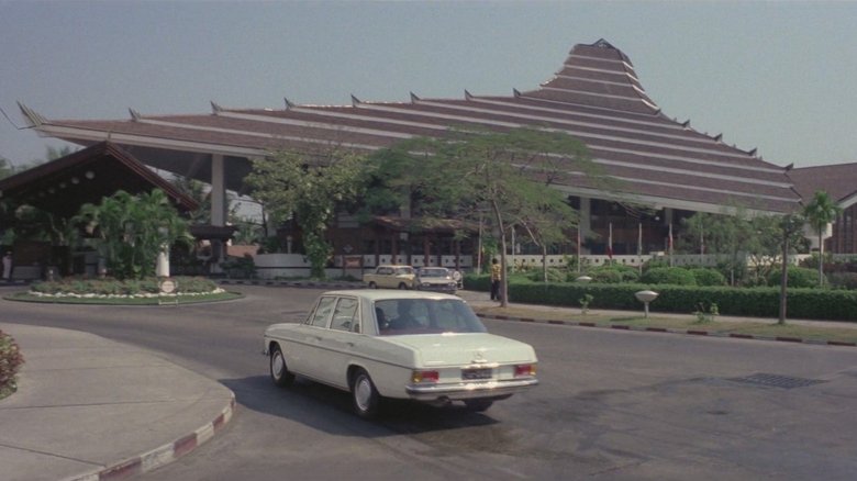 кадр из фильма Эммануэль на Востоке