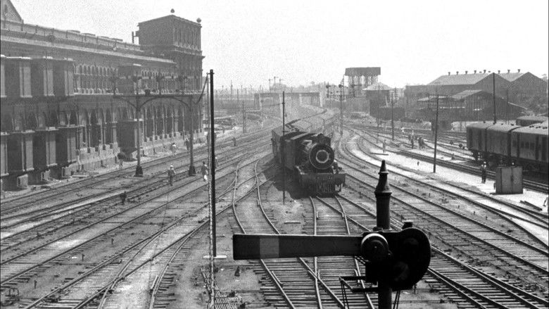 кадр из фильма Непокоренный