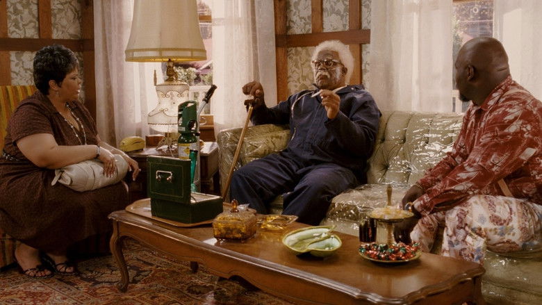 кадр из фильма Мэдея в тюрьме