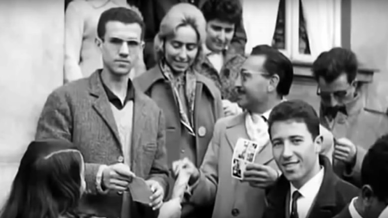 кадр из фильма Rester en Algérie