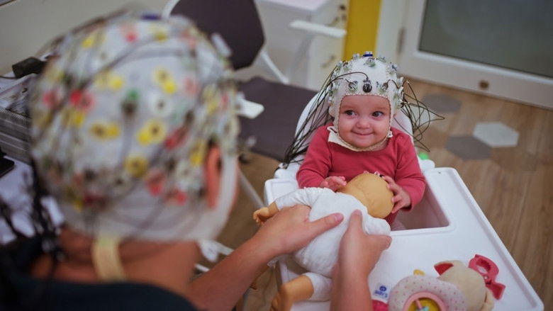 кадр из фильма Paternité : une métamorphose décryptée