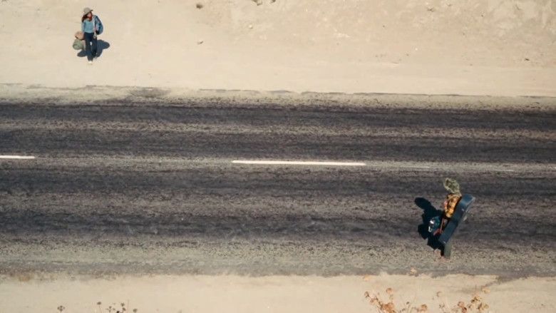 кадр из фильма Amblin'