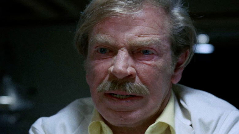 кадр из фильма Обреченное поместье