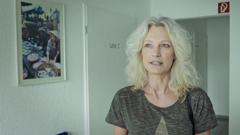 кадр из фильма Follow Your Nose: Cracking Smell's Code