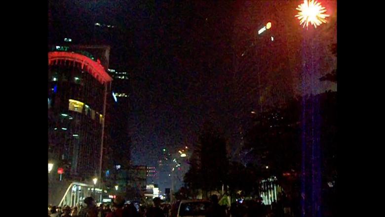 кадр из фильма Senandung Malam Baru