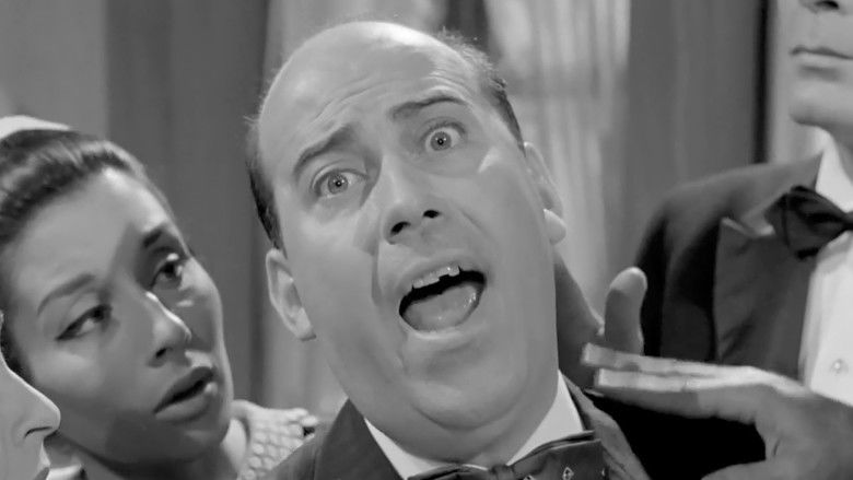 кадр из фильма Είναι Ένας... Τρελλός Τρελλός Βέγγος