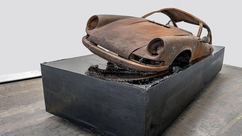 кадр из фильма Petro-Melancholie