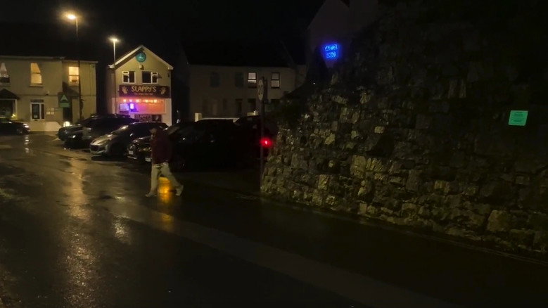 кадр из фильма The Knife Wore Perfume