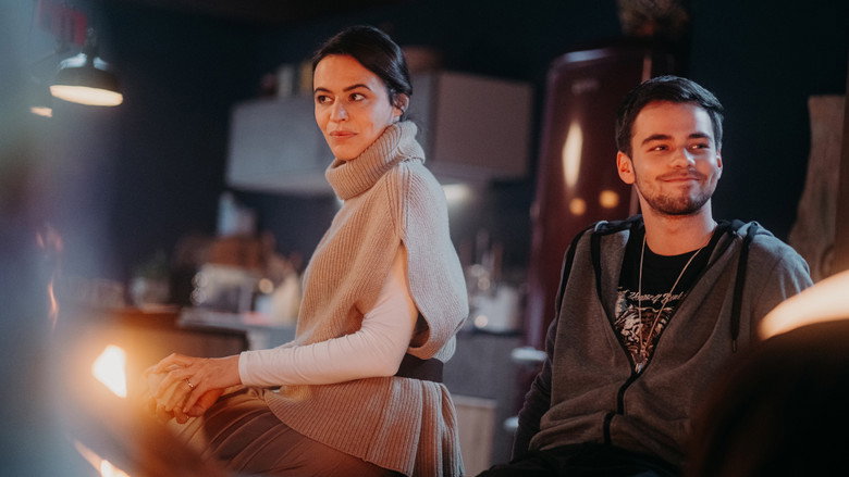 кадр из фильма The Perfect Escape