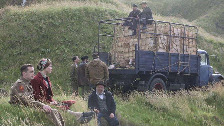 кадр из фильма Whisky Galore