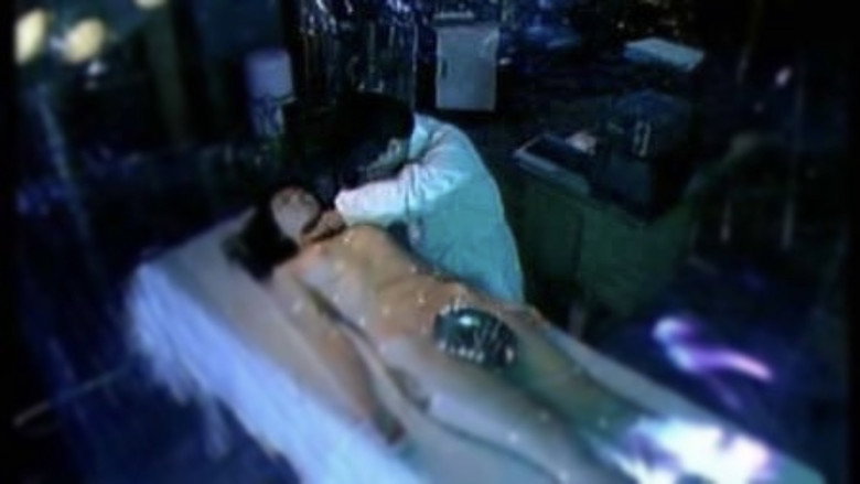 кадр из фильма Подопытная свинка: Андроид из Нотр Дама